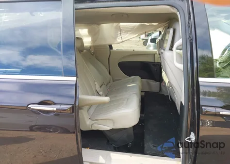 2017 Chrysler Pacifica Touring-L Plus z USA, uszkodzony, nr VIN 2C4RC1EG0HR656176